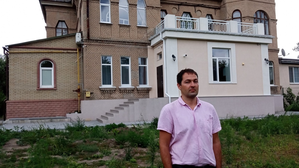 Аркадий Фишман, Славянск