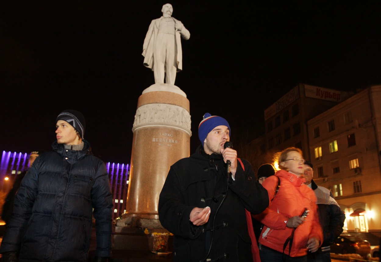 Євген на Євромайдані в Донецьку на фото Сергія Ваганова