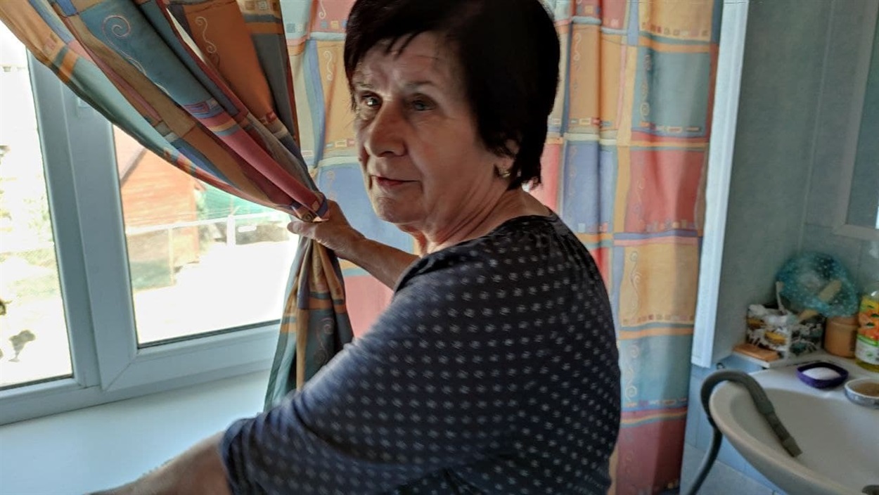 Во время обстрела пенсионерка пряталась у соседки