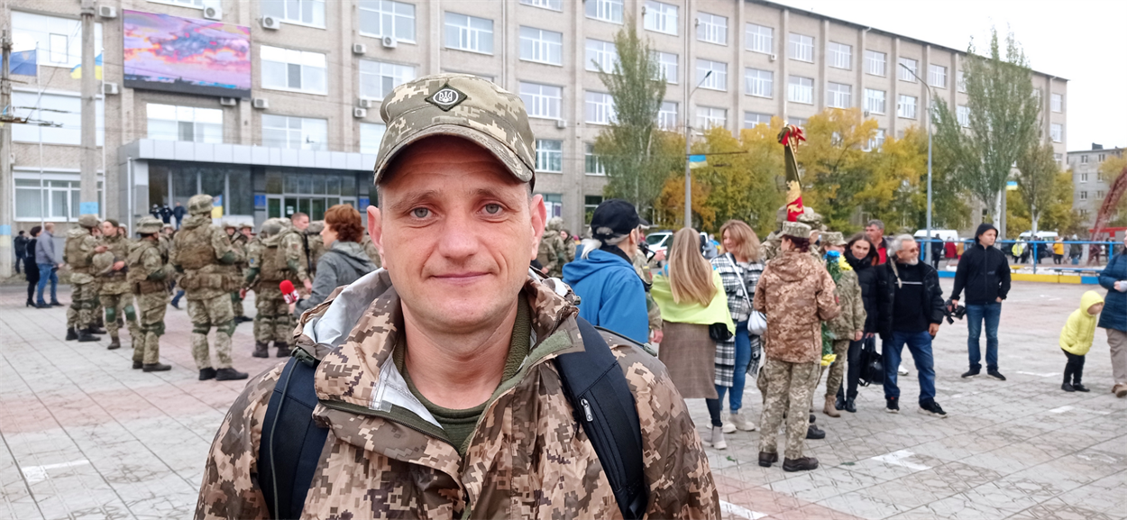 Український військовий на марші захисників