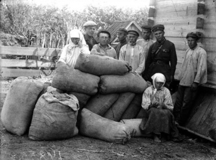 Розкуркулювання селян. c. Удачне Донецька області