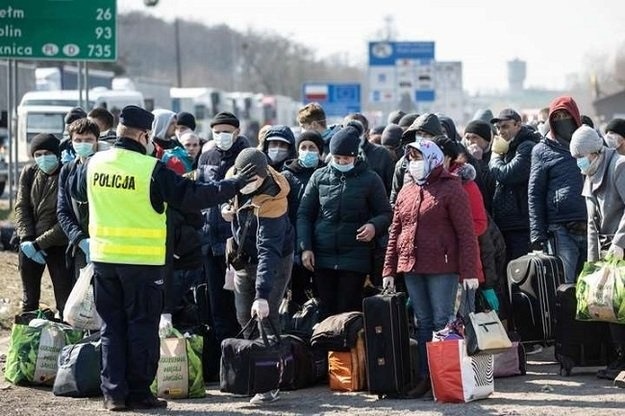 Только по официальным данным, на заработках за границей пребывают 5 млн украинцев.