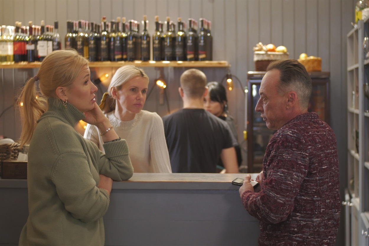 Для Елены Климошенко “ДуховкаБар” - не первый опыт ресторанного бизнеса в Краматорске. 5 лет назад она открыла в городе кафе “Кофейня # 1”.