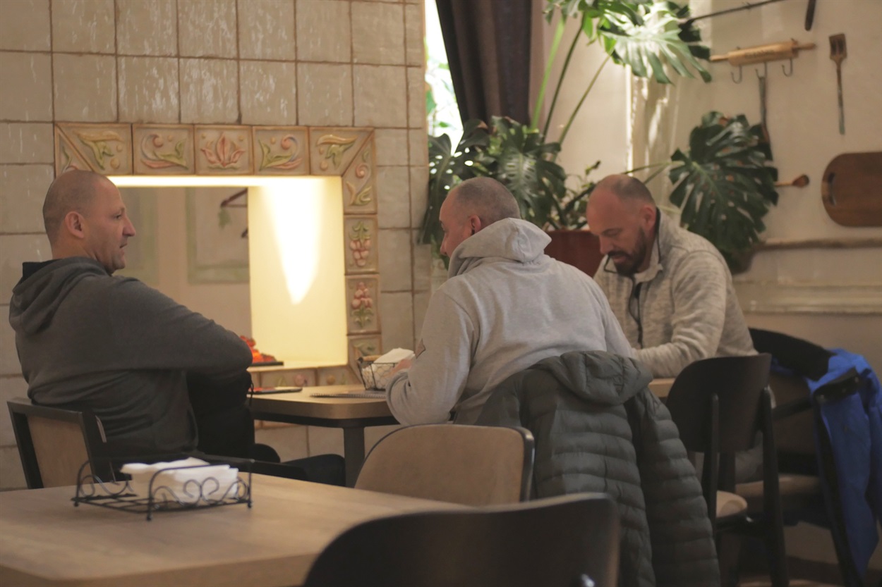 Посетители ресторана "Духовка Бар".