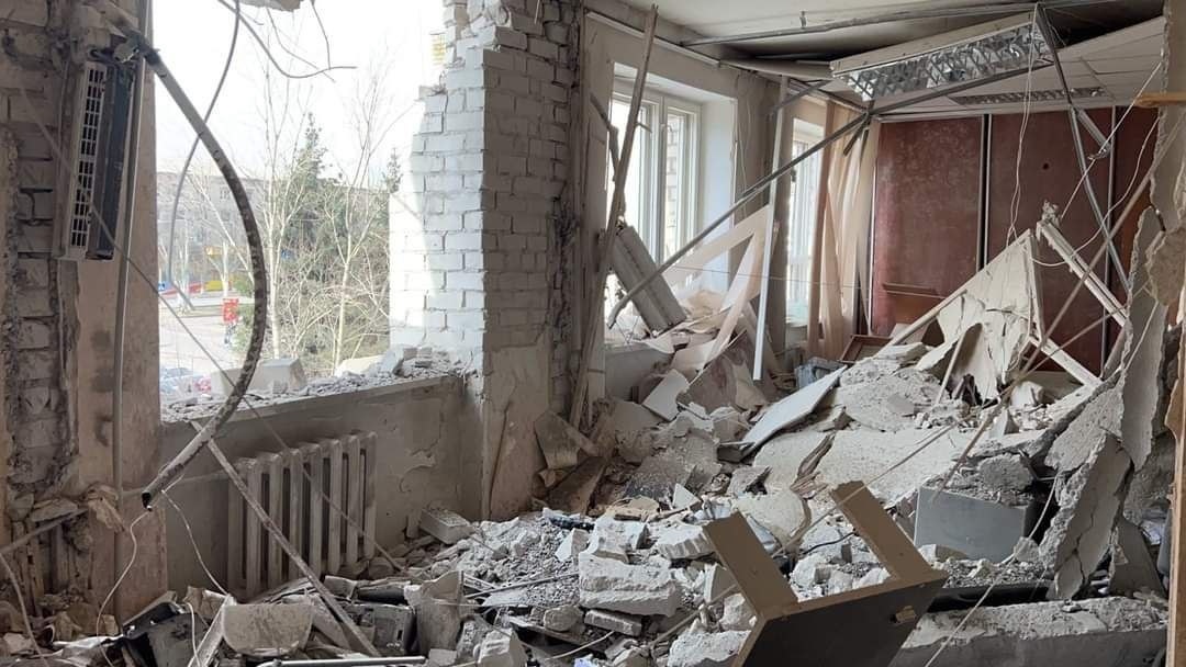 Разрушения детского сада в Лисичанске