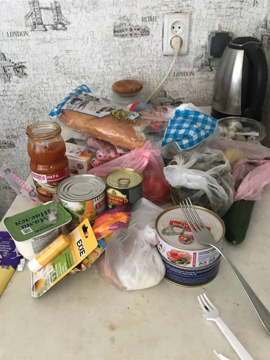 Продукти, які Влад купив у Донецьку. 