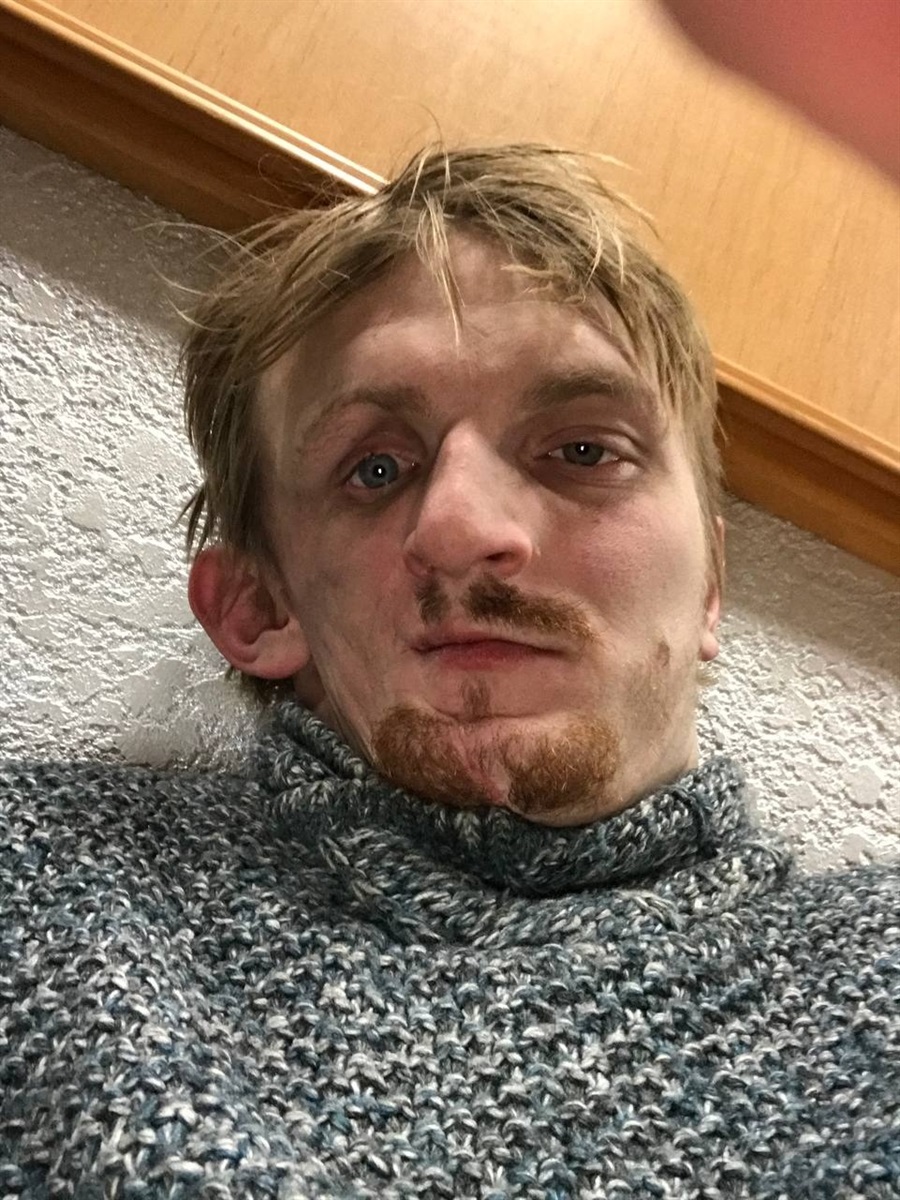Влад поїхав з дружиною у Грузію, де їм допомагають.