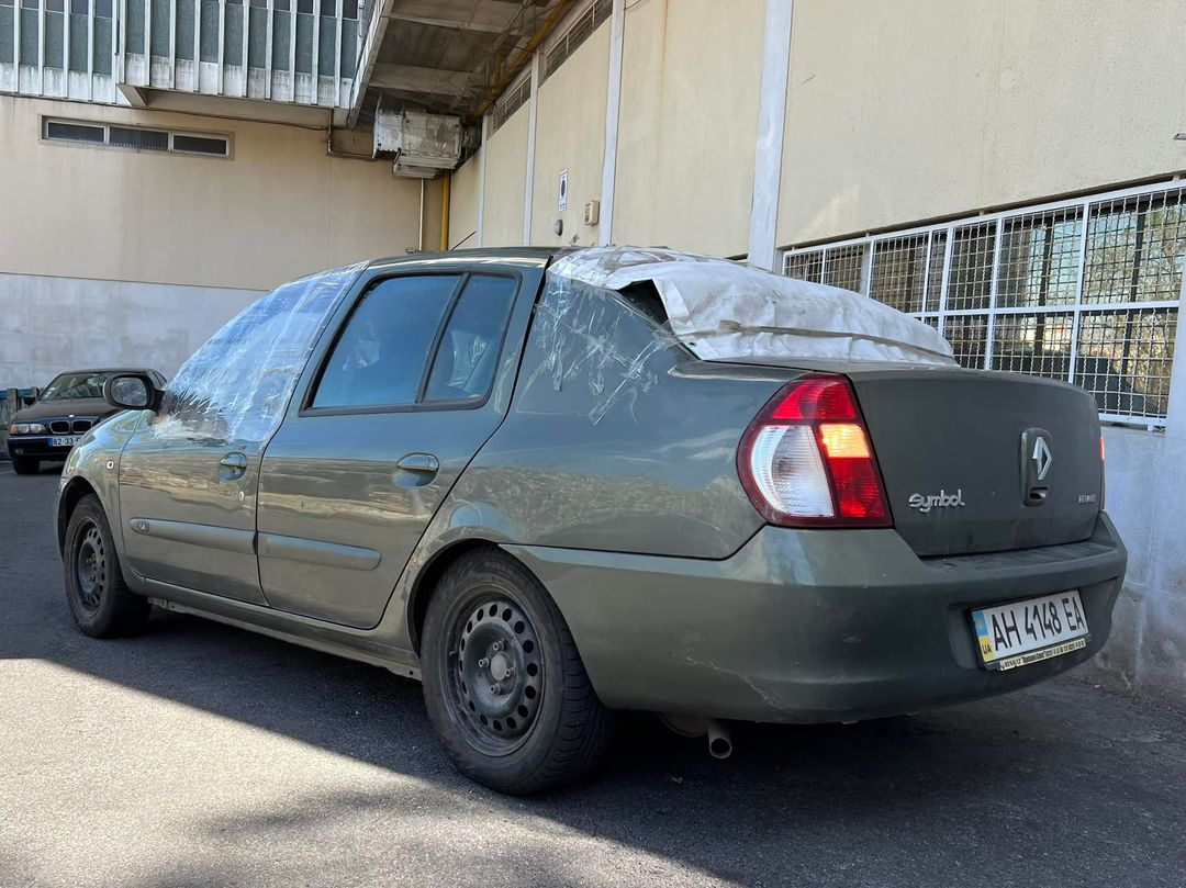 На этом автомобиле люди из Мариуполя успешно проехали всю Европу и прибыли в Лиссабон