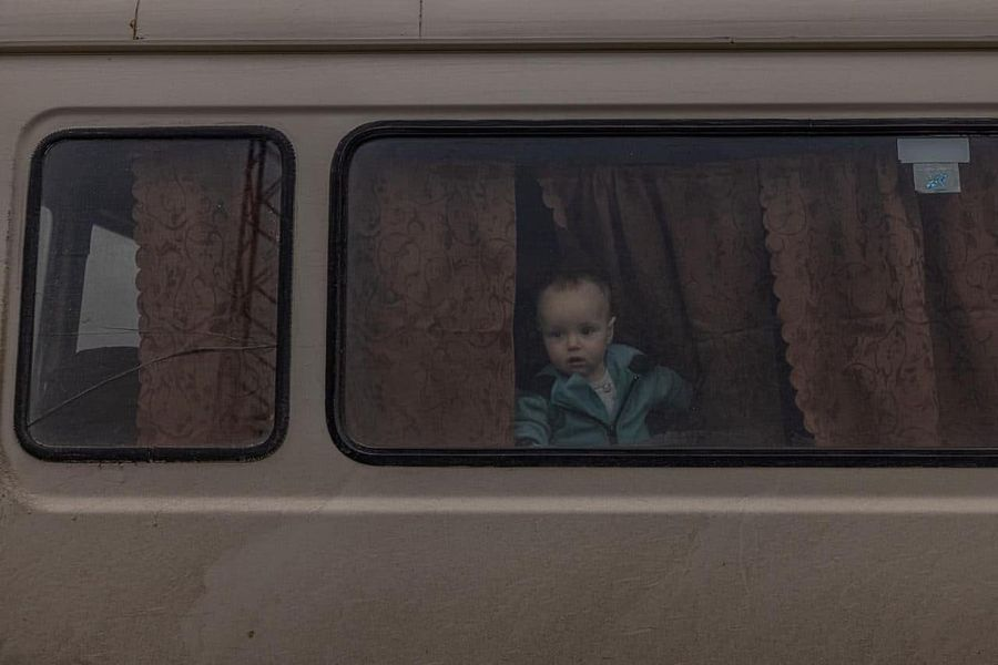На этих авто из ада вырвались жители Мариуполя, Мелитополя и Херсонской области. Они добрались до Запорожья, но никогда не смогут забыть ужасы, которые происходили в их родных городах.