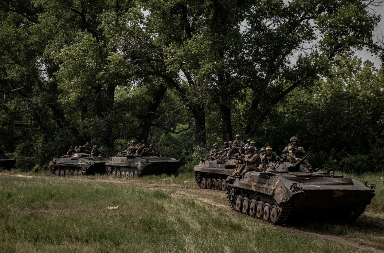 Українські військові