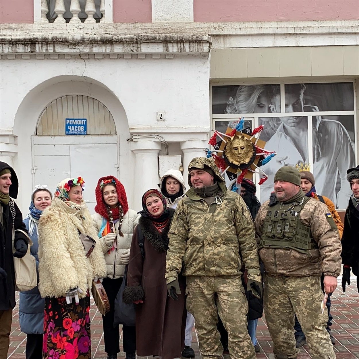 "Вертеп на сході"