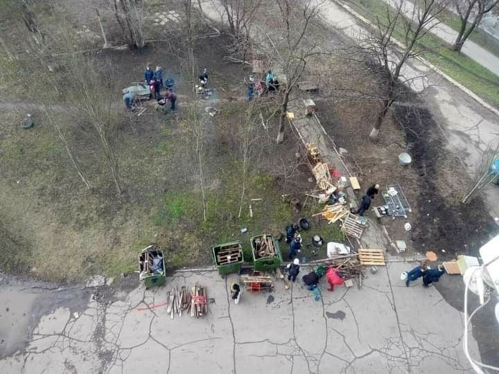 Двір, у якому жила Наталя напередодні 8 березня