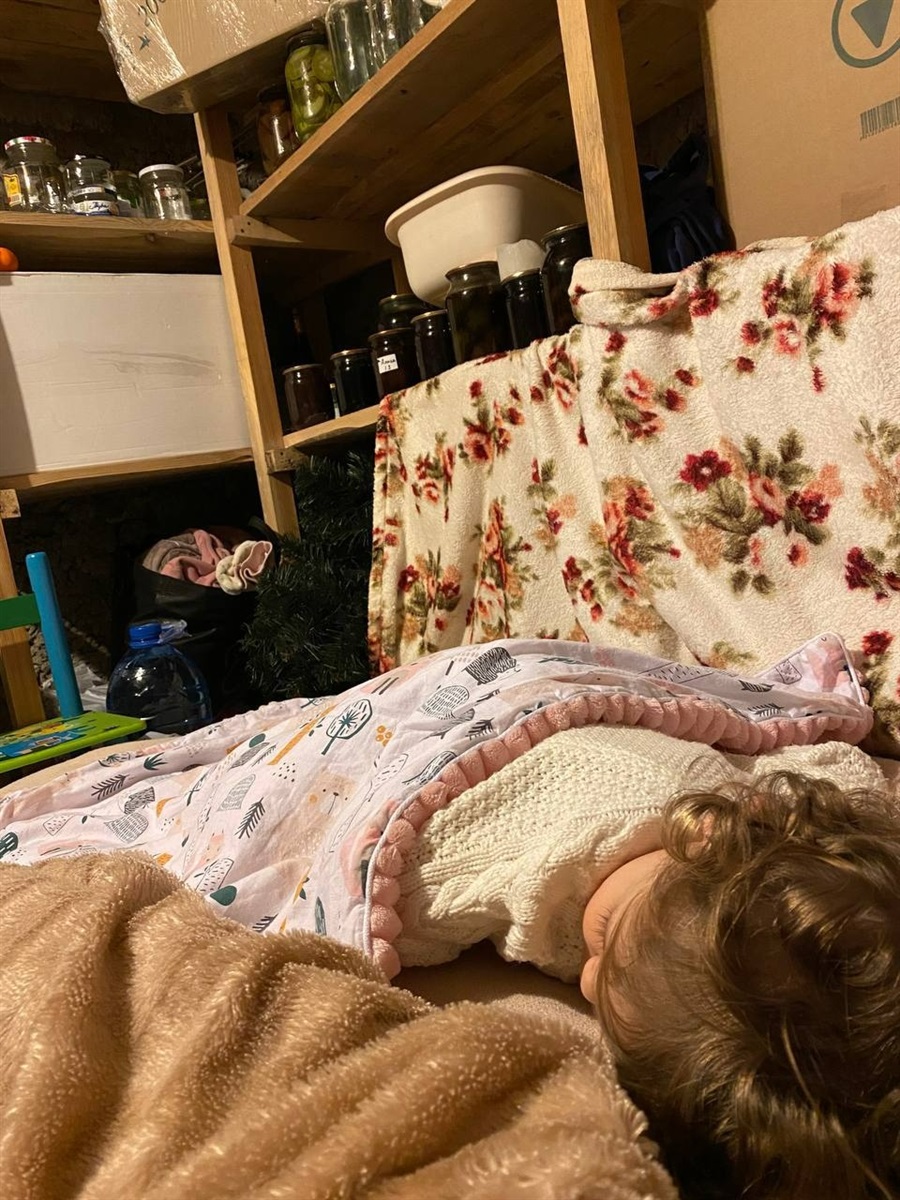 Перші ночі після вторгнення родина вже була у сховищі