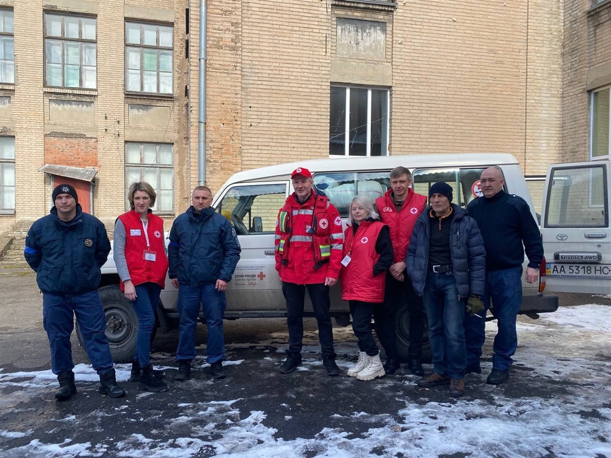 Розвантаження гуманітраки в Лимані