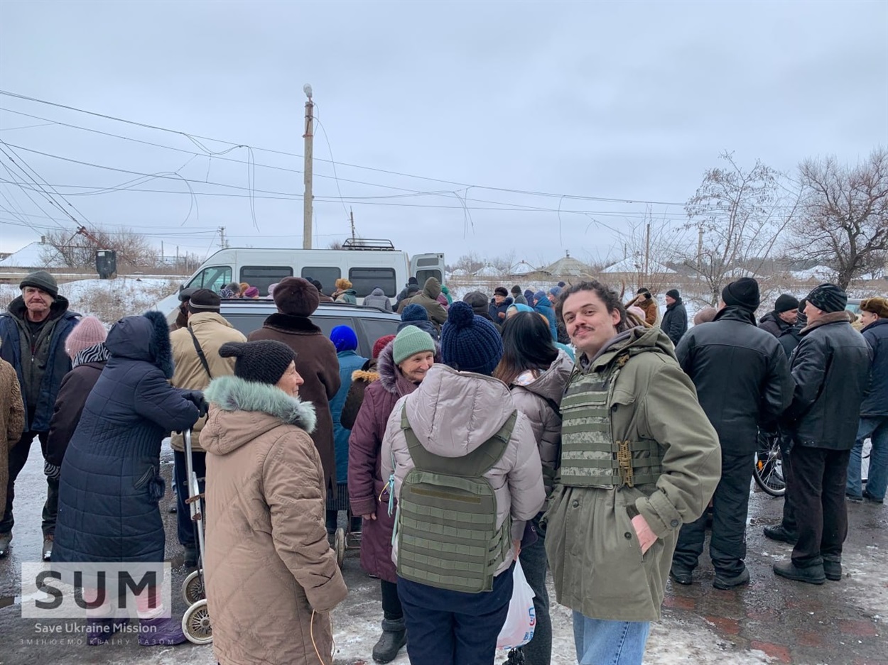 Андрій продовжує допомагати людям 