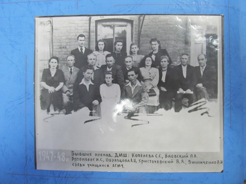 Випускники школи мистецтв 