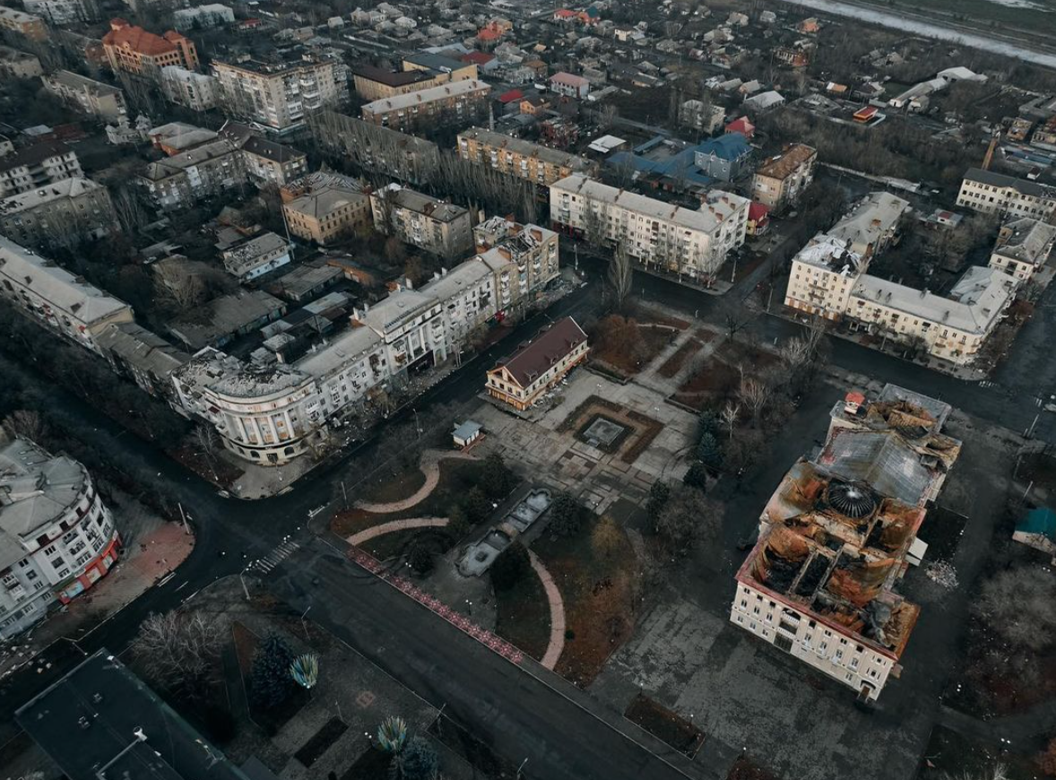 Згорівший міський центр культури та дозвілля ім. Е. Мартинова. Грудень 2022 року