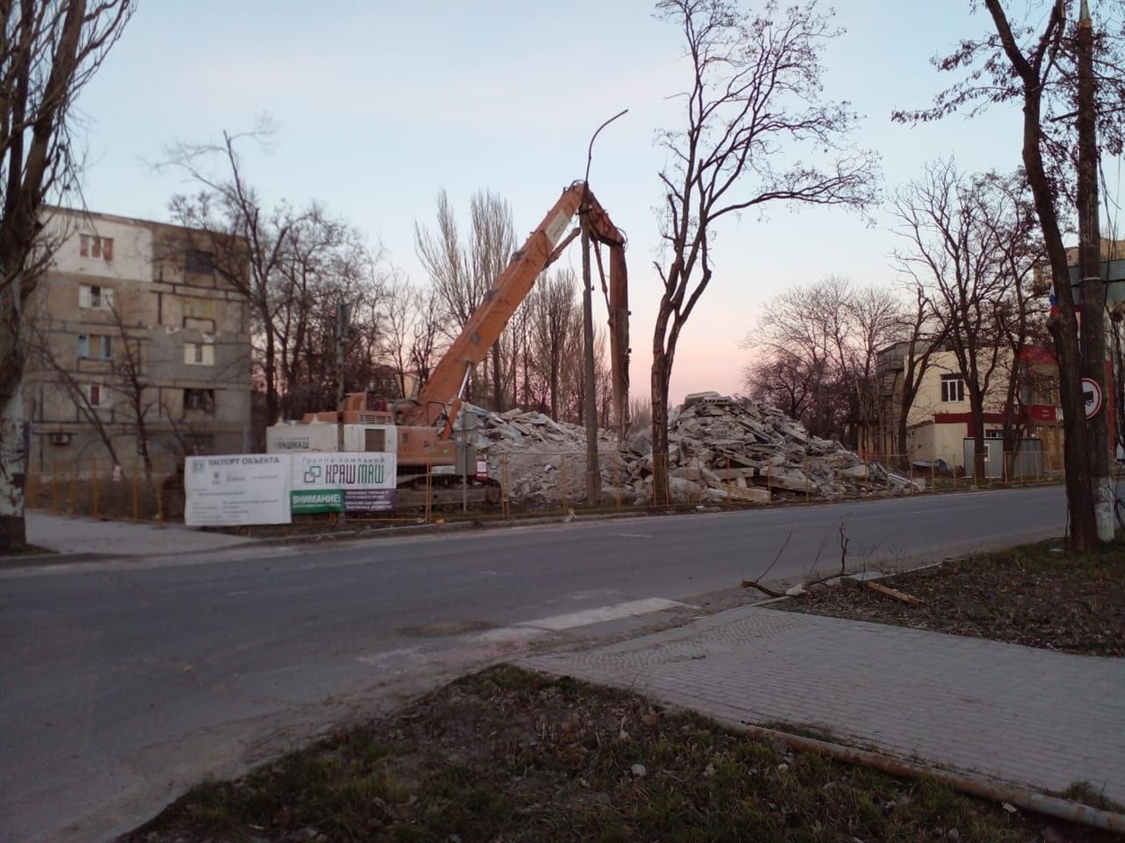 Знос будинку по проспекту Будівельників, 107