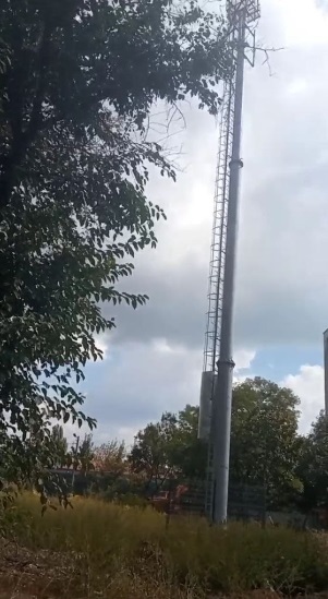 Таку вишку встановили окупанти на місці будинку