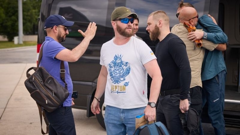 Перші кадри під час повернення з Туреччини
