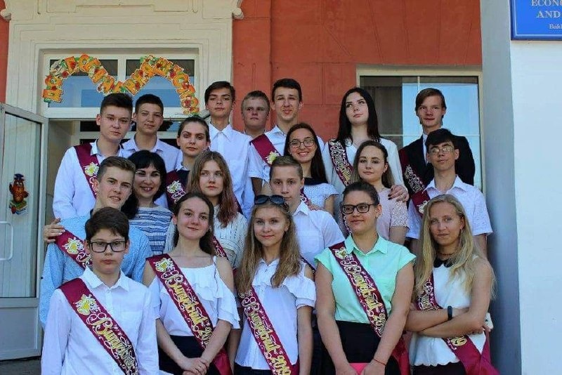 Марина зі своїми учнями 