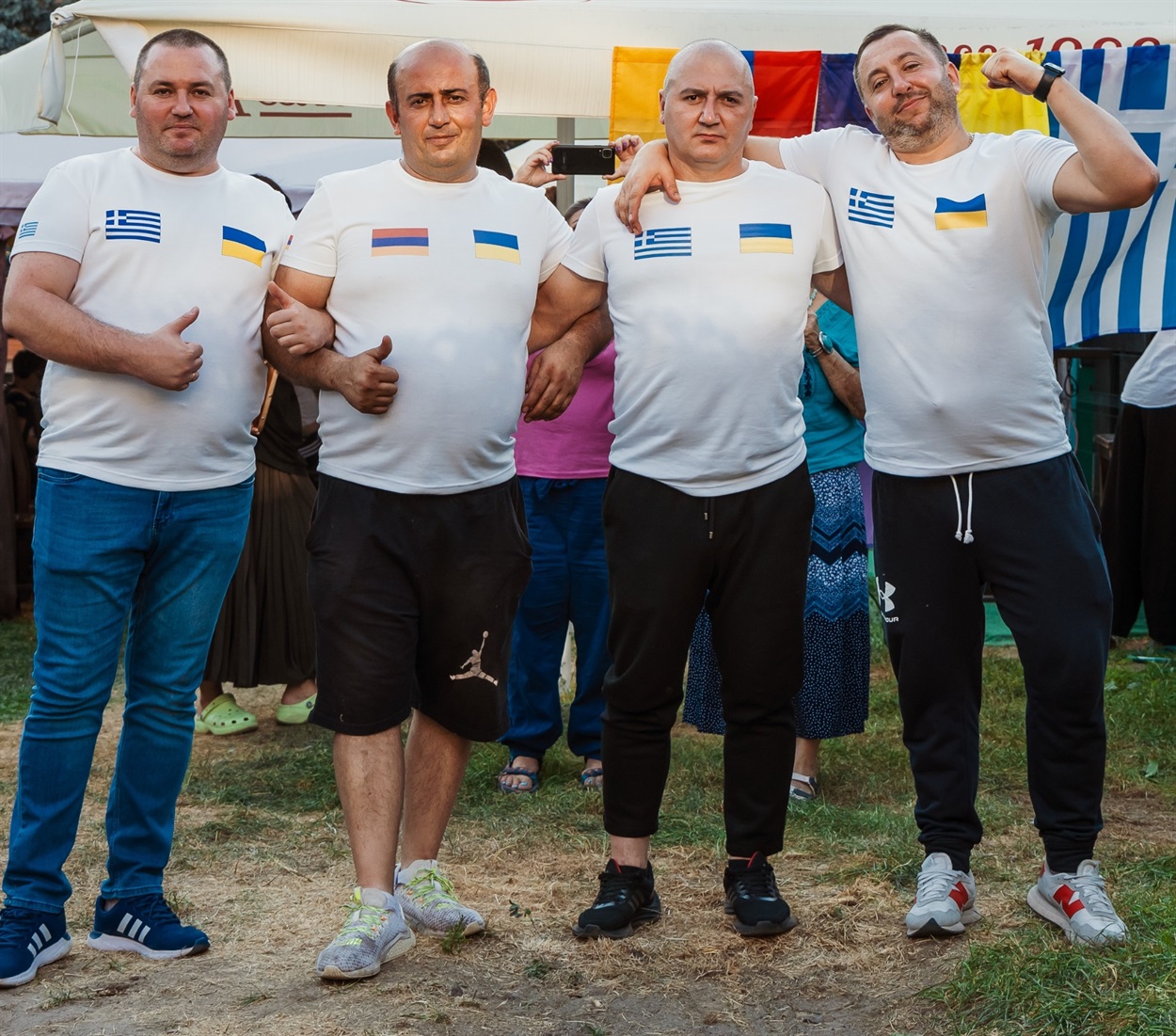 Спартак - другий зліва, Дмитро - перший справа
