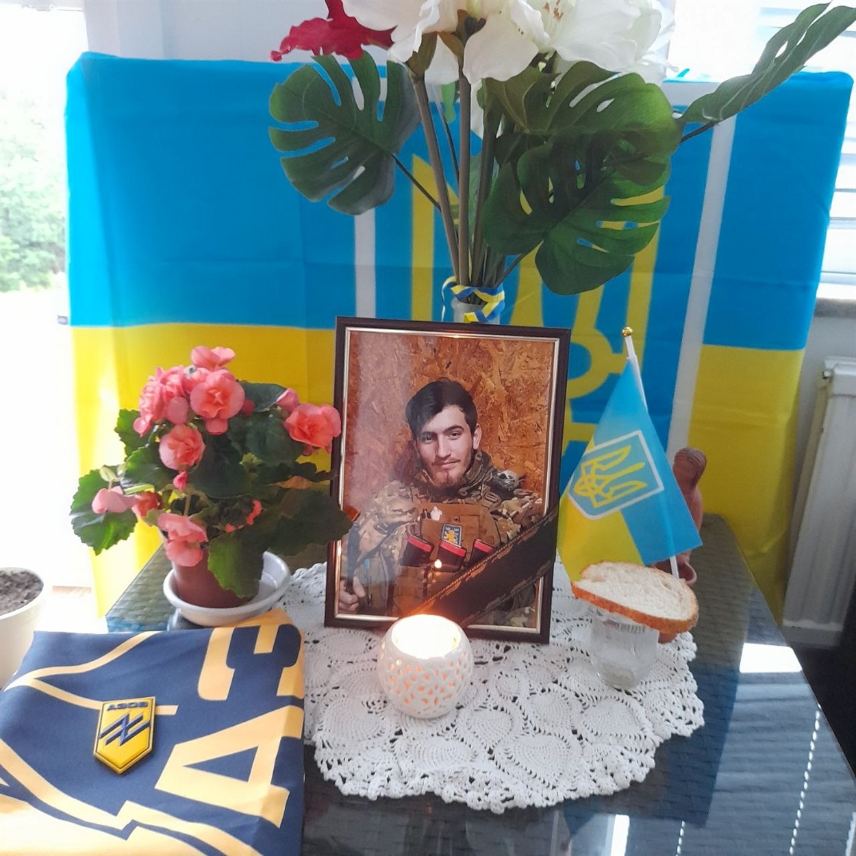 Ярославу "Фірсту" Отроку назавжди 21. Військовополоненого "азовця" росіяни вбили в Оленівці