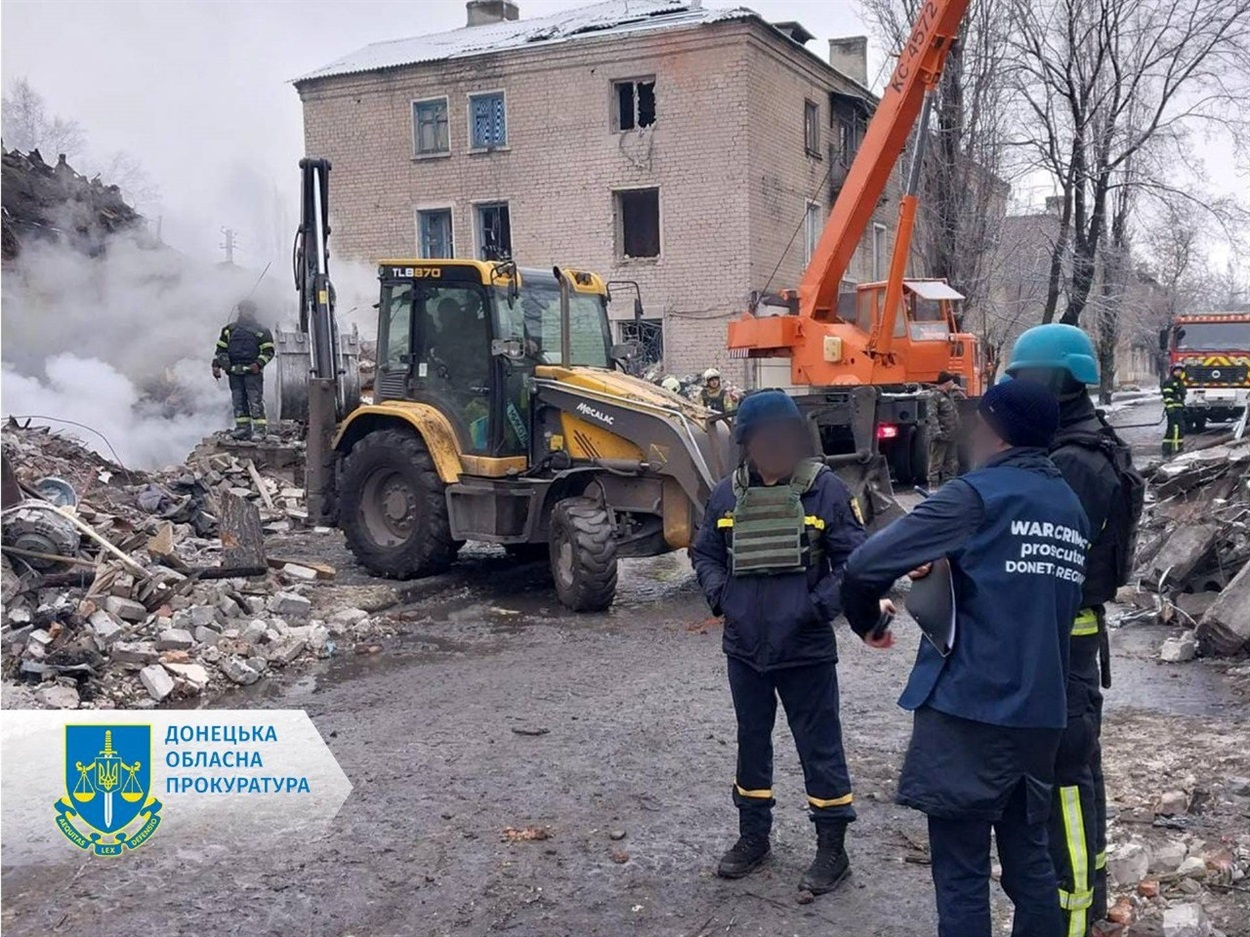 Під завалами можуть бути люди