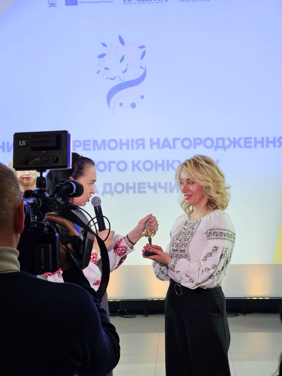Юлія Костюніна отримала нагороду від "Слов'янського серця"