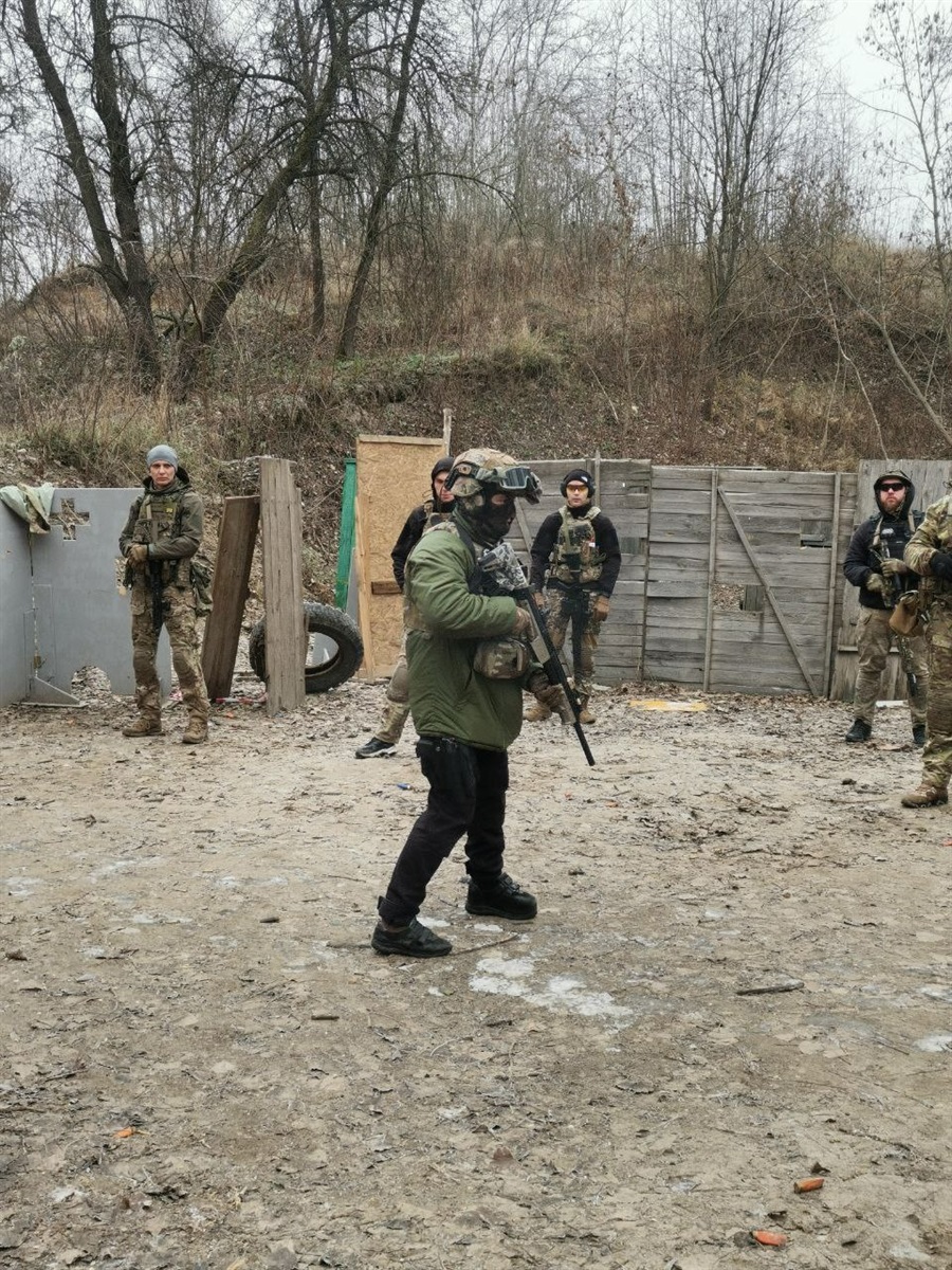 Головне завдання інструктора — передати усі свої знання майбутнім бійцям