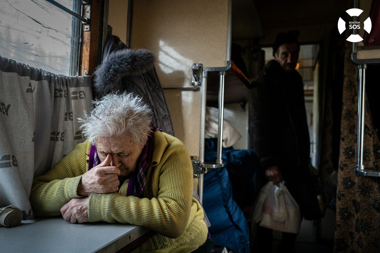 Пані Аліна двічі втратила дім. Вперше - у Шевченковому, вдруге — в Часовому Яру. Це фото з її евакуації.