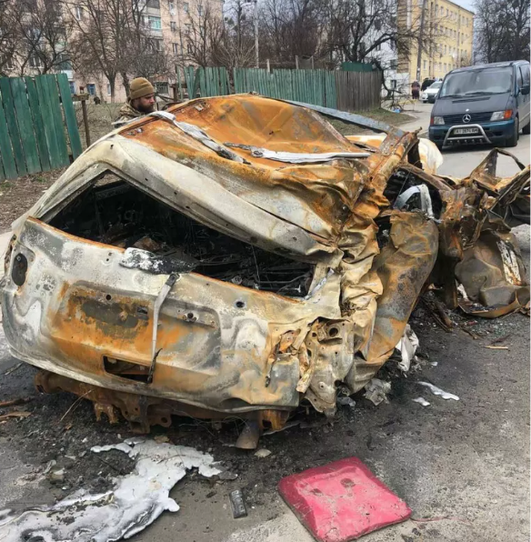 Автомобіль, на якому родина намагалася виїхати