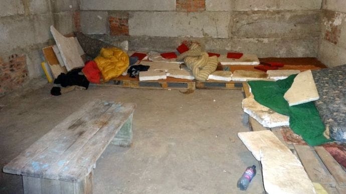 В таким умовах утримували людей в "Ізоляції"