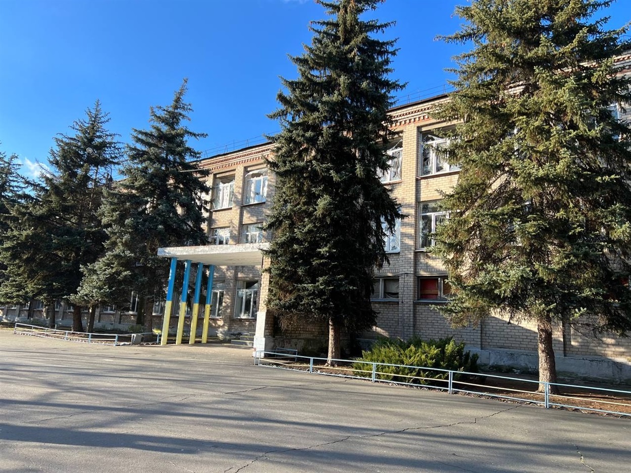 Зовнішній вигляд святогірської школи