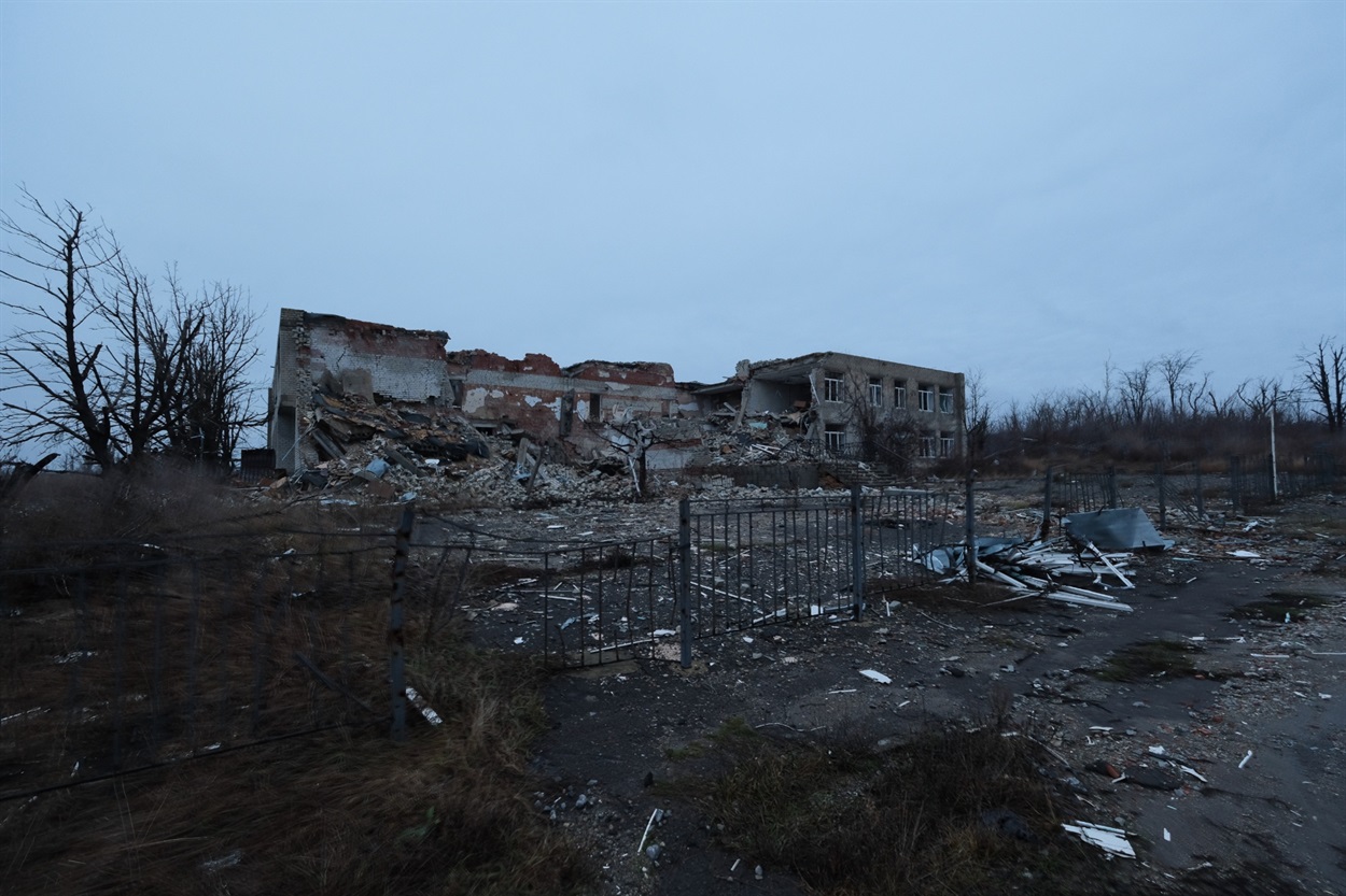 Інші школи громади зазнали значних руйнувань. Наприклад, школа в селі Долина, Святогірської громади.