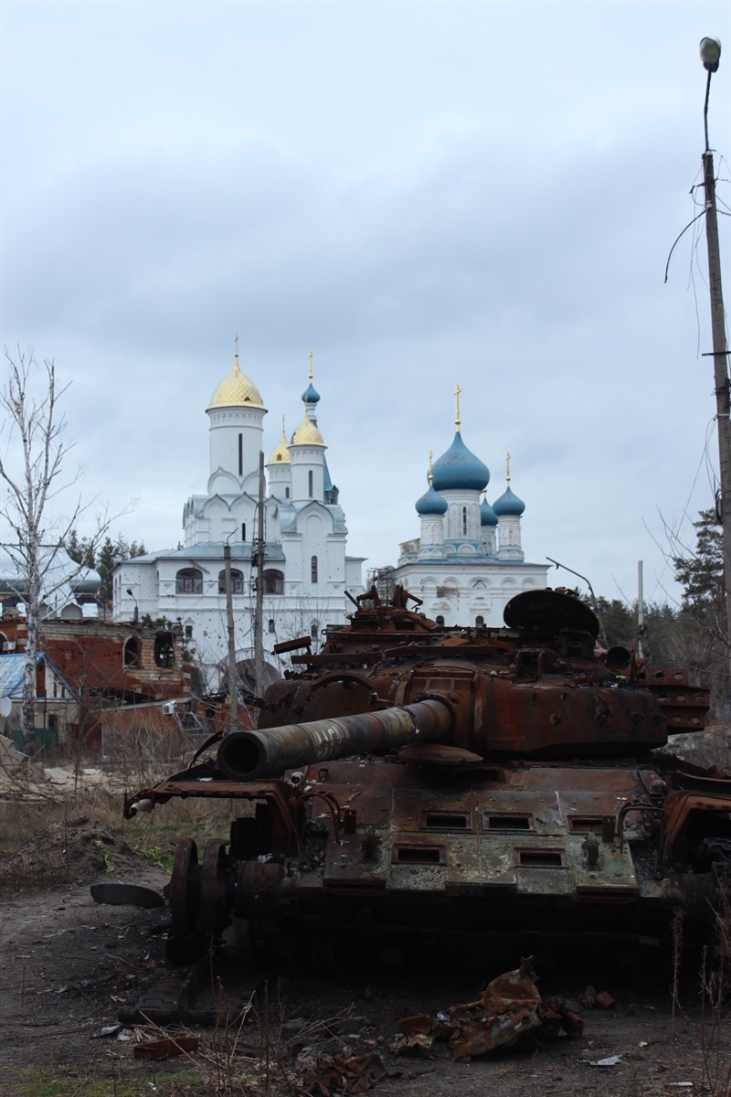 Танки біля дому Мирослави