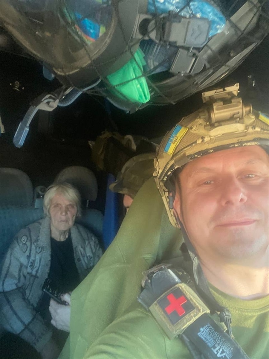 Жінку евакуювали "Білі Янголи"