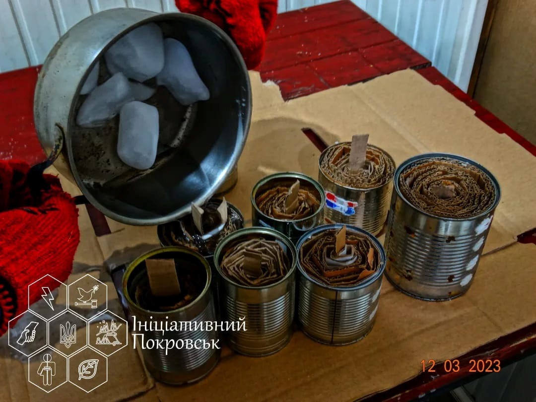 Члени молодіжної ради міста, до складу якої входить багато представників громадських організацій, допомагають захисникам