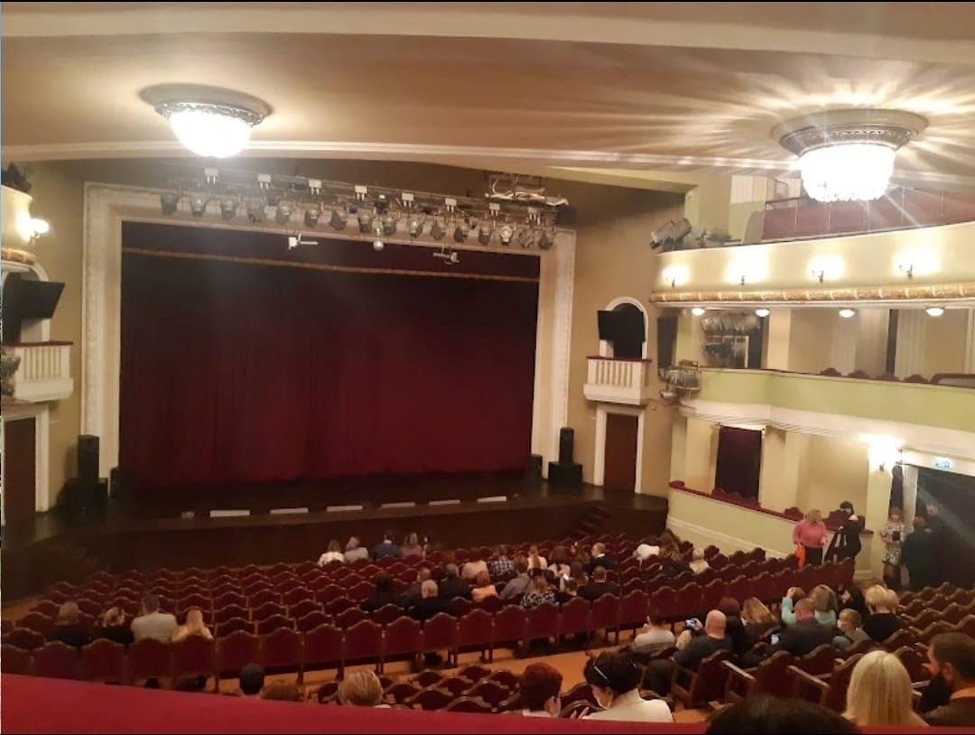 Маріупольський драмтеатр всередині