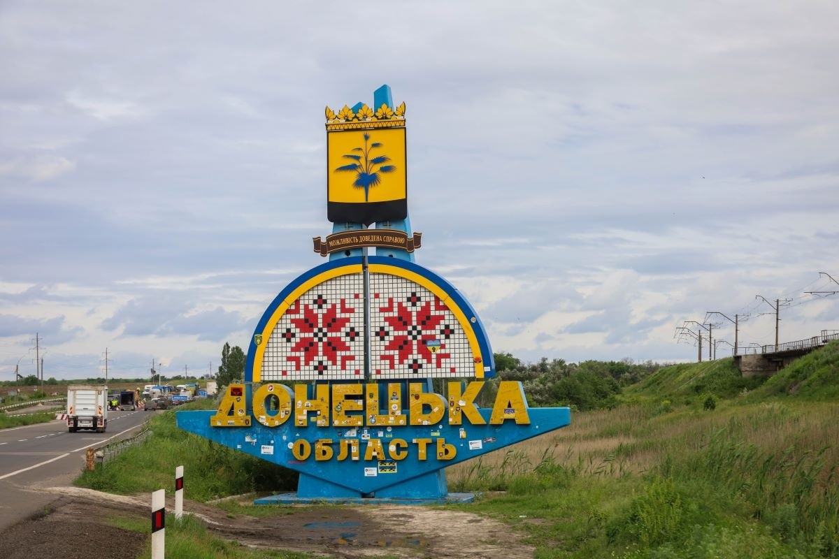 Волонтери підтримують жителів прифронту