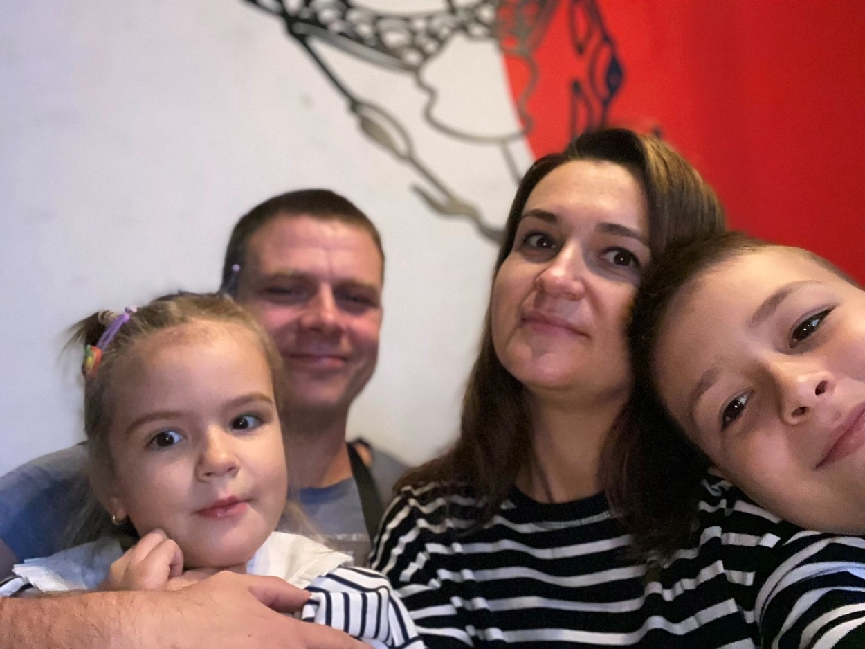 Катерина з чоловіком та дітьми 