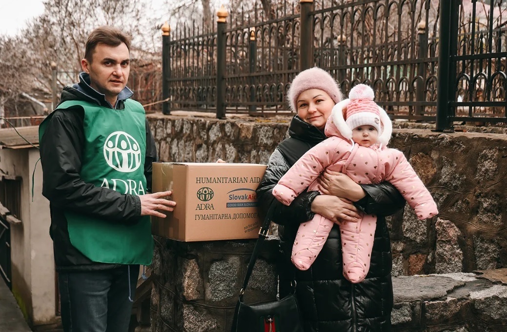 Видача допомоги переселенцям