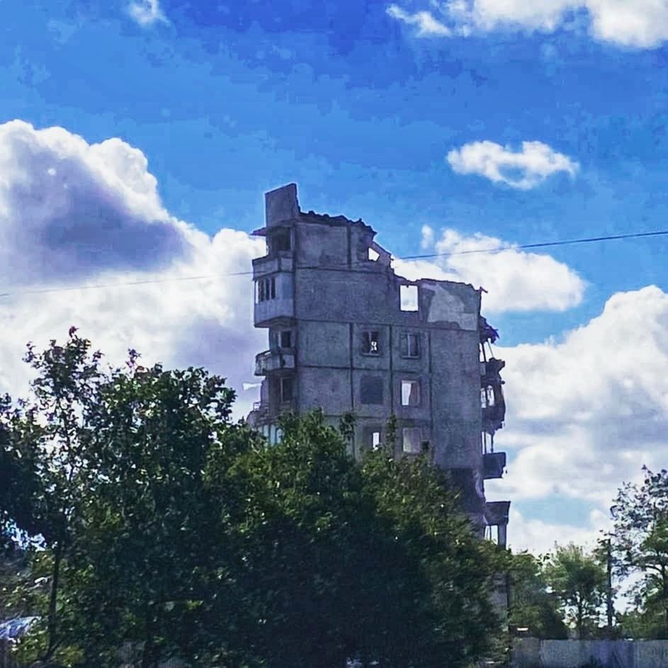 Зруйнований рідний будинок