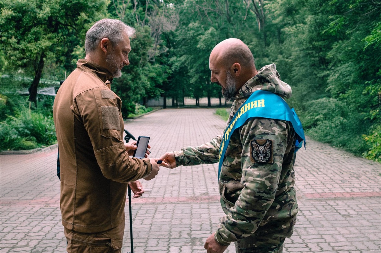 Андрій під час вручення почесного звання