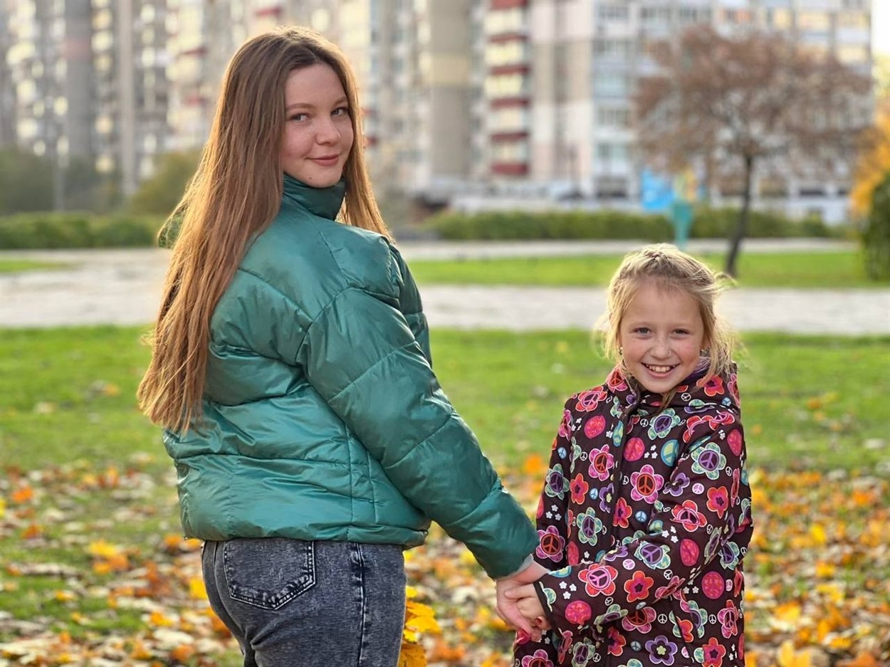 Старша й молодша доньки подружжя. Запоріжжя 