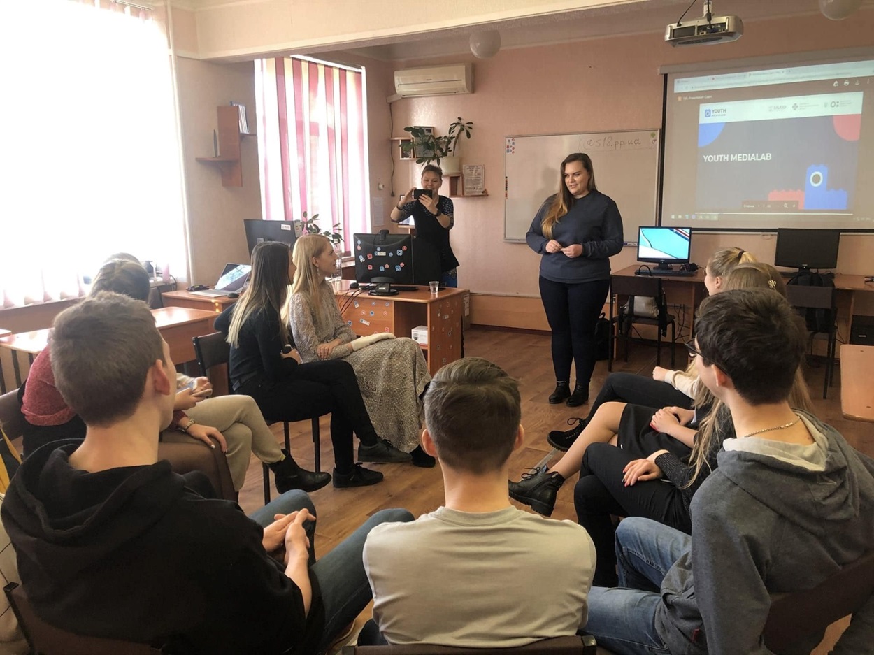 Ірина під час зйомок фільму "Відстань"