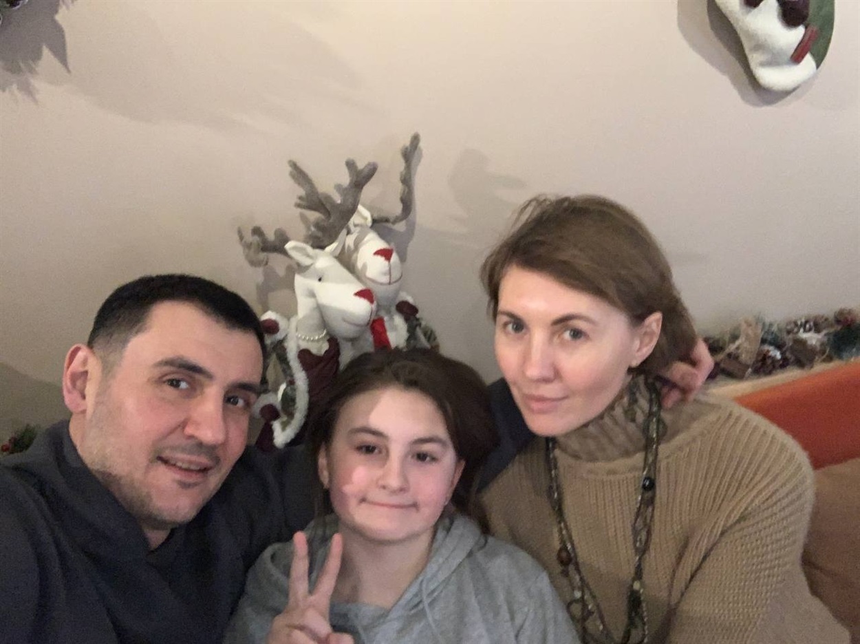 Олексій з родиною