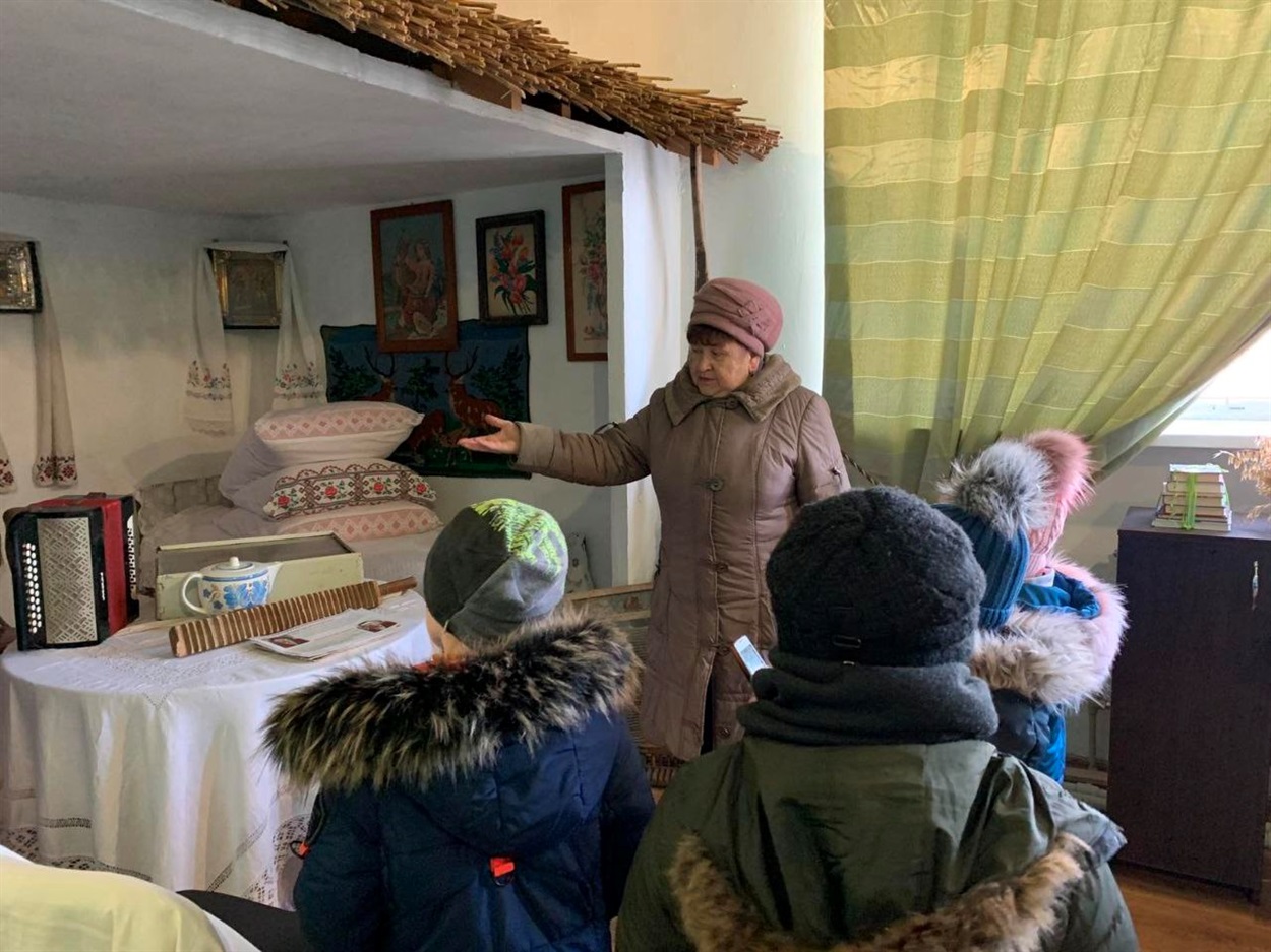 Людмила Телега з дітьми 