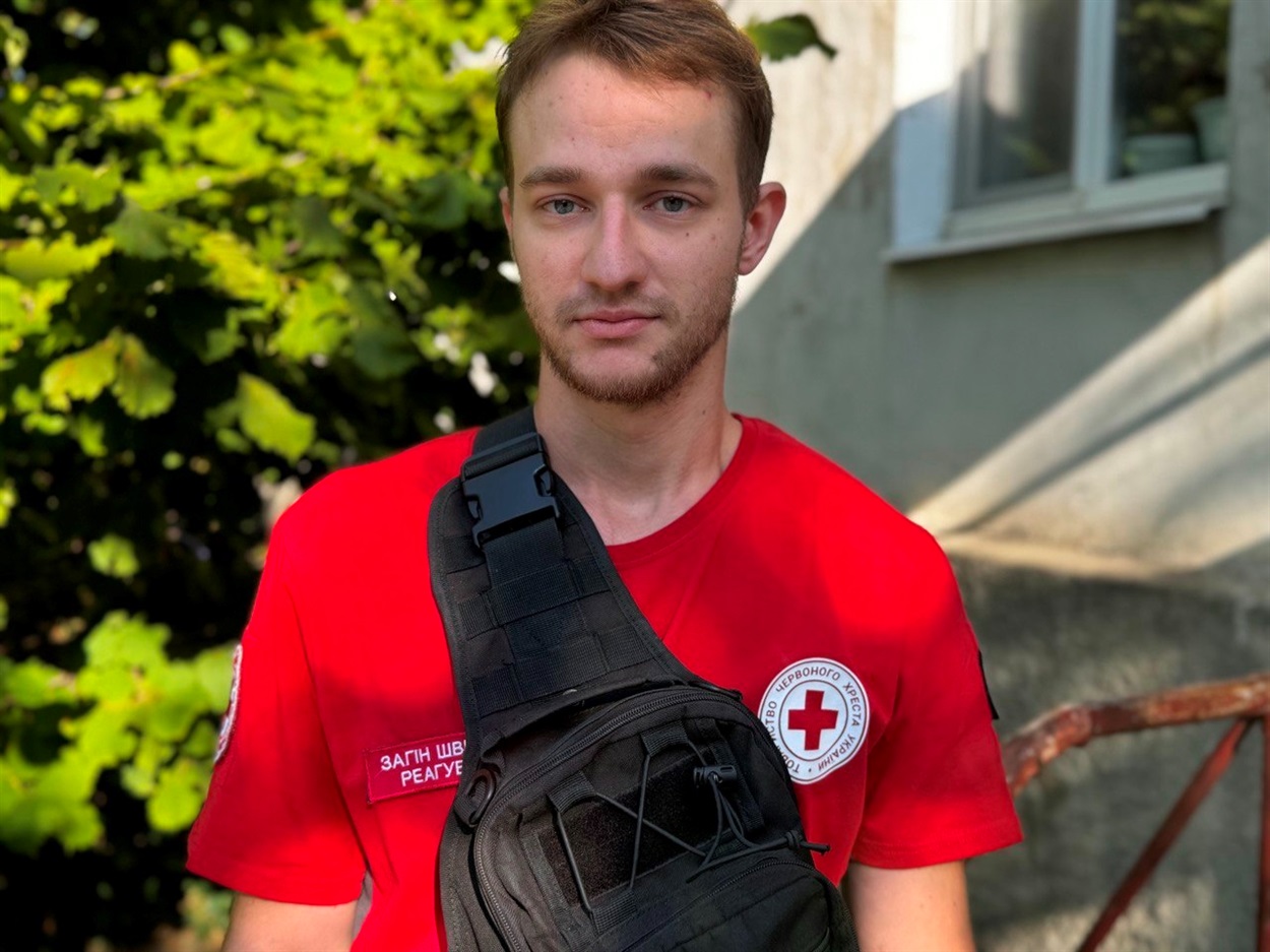 Євген, волонтер Червоного хреста