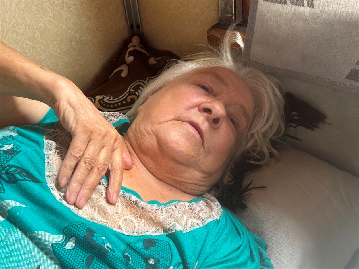 Пані Валентина отримала травму і була у лікарні, нині жінку евакуюють до лікарні Дніпра
